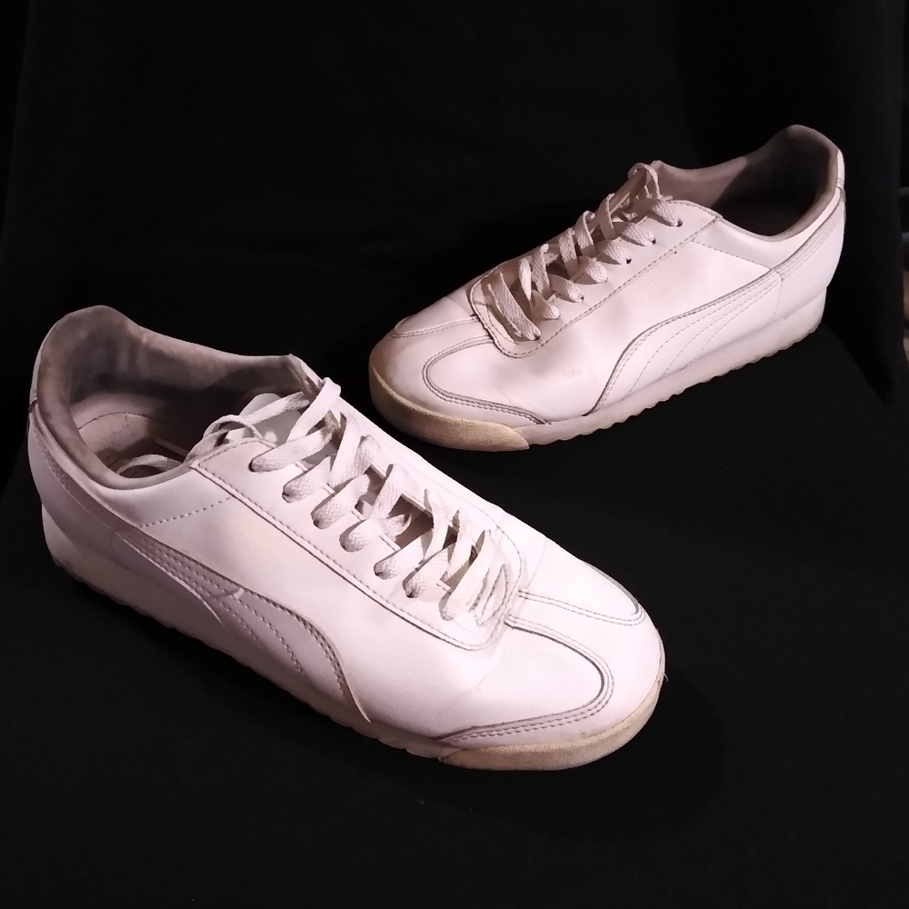 Puma White Sports Athletic Women's or Girl's Shoes Size 6 -- Final Price